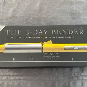 Drybar full size 3 Day Bender curling iron…